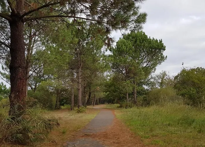 D'hotes Entre-deux Lacs Bed & Breakfast 3*